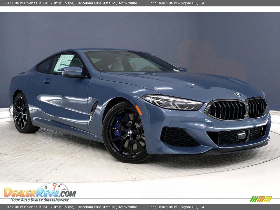 Front 3/4 View of 2021 BMW 8 Series M850i xDrive Coupe Photo #19