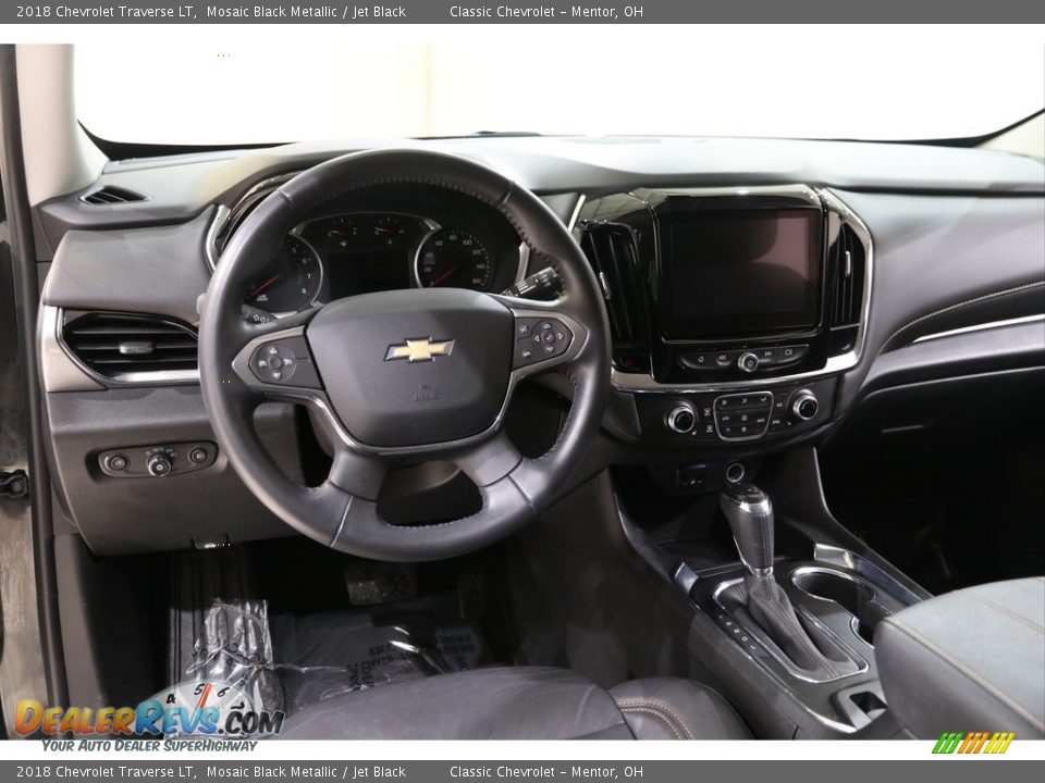 Dashboard of 2018 Chevrolet Traverse LT Photo #6