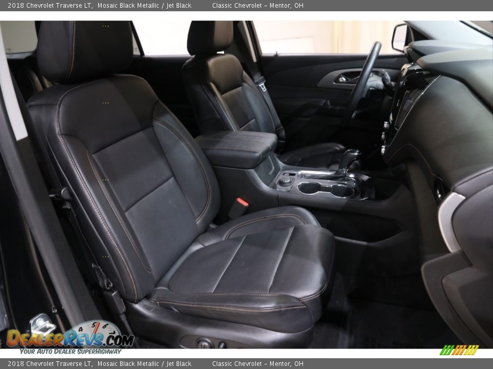Front Seat of 2018 Chevrolet Traverse LT Photo #16