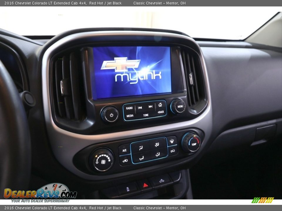 Controls of 2016 Chevrolet Colorado LT Extended Cab 4x4 Photo #10