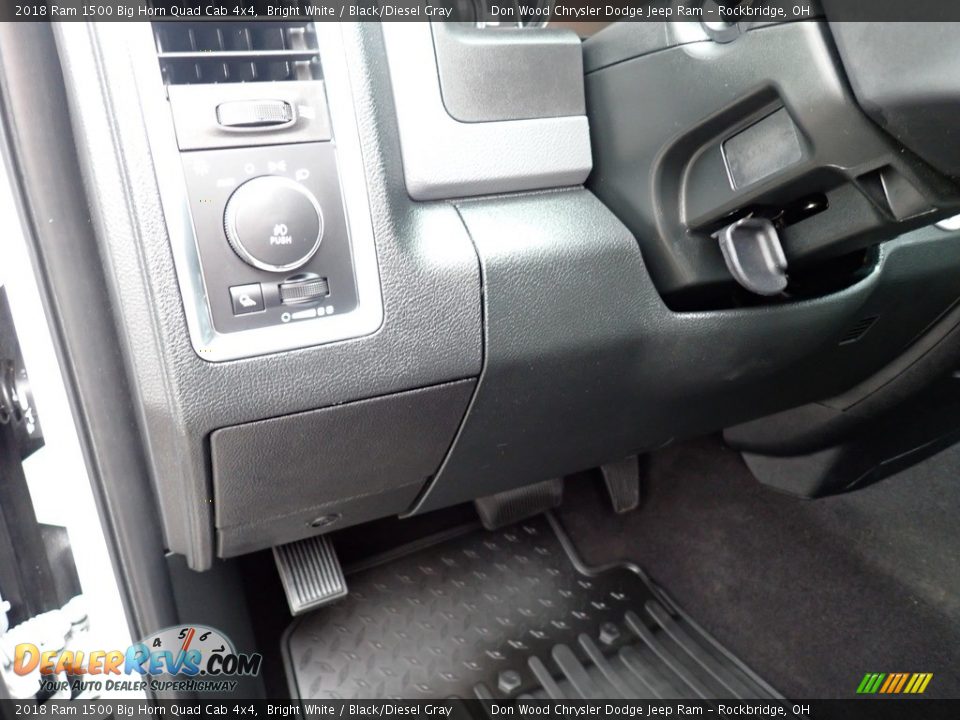 2018 Ram 1500 Big Horn Quad Cab 4x4 Bright White / Black/Diesel Gray Photo #21