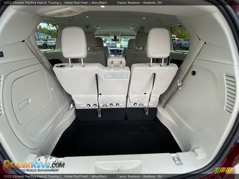 2020 Chrysler Pacifica Hybrid Touring L Trunk Photo #13