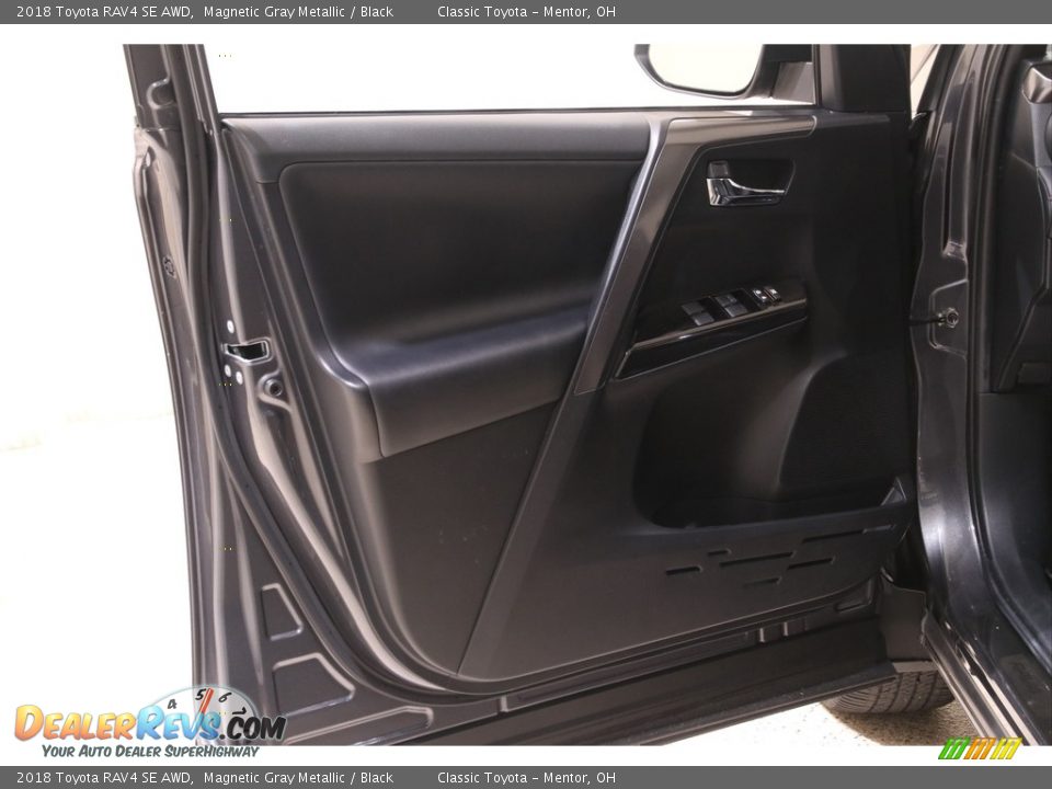 2018 Toyota RAV4 SE AWD Magnetic Gray Metallic / Black Photo #4
