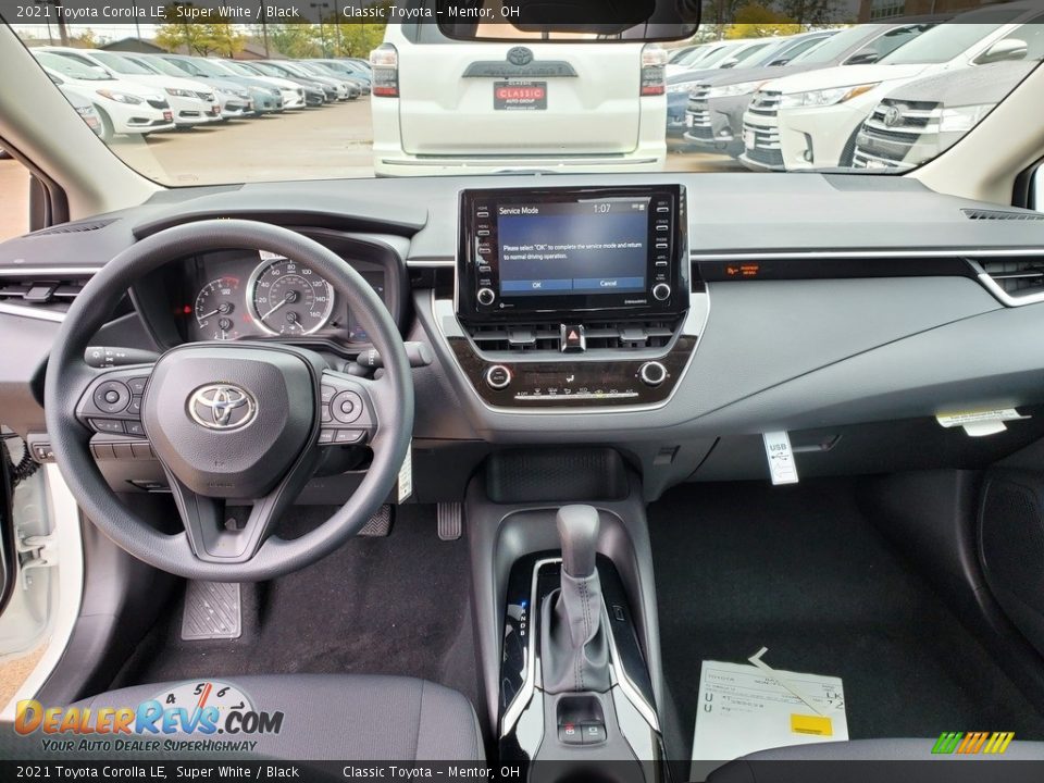 Dashboard of 2021 Toyota Corolla LE Photo #4
