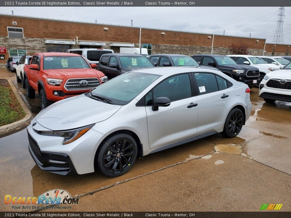 Front 3/4 View of 2021 Toyota Corolla SE Nightshade Edition Photo #1