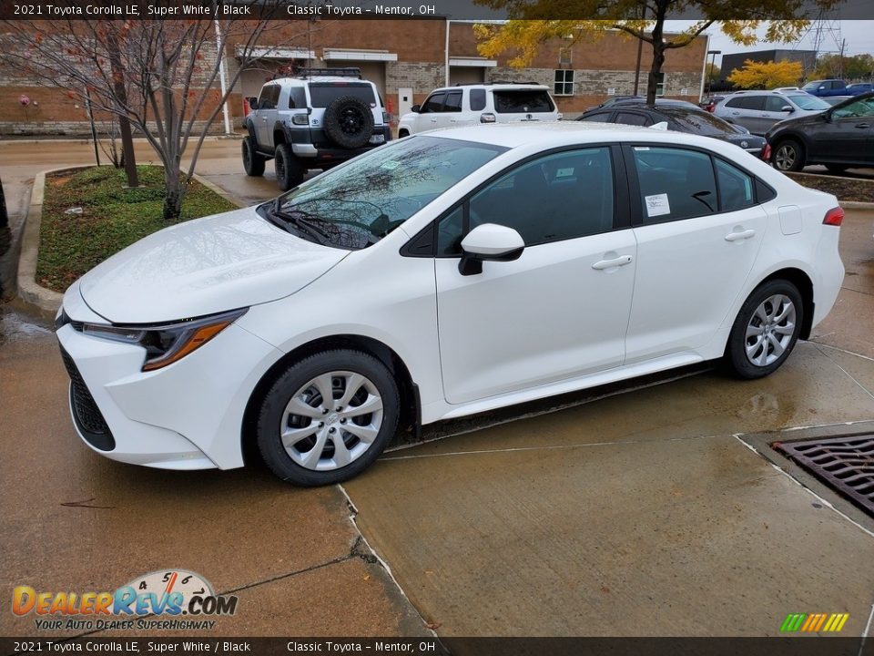 2021 Toyota Corolla LE Super White / Black Photo #1