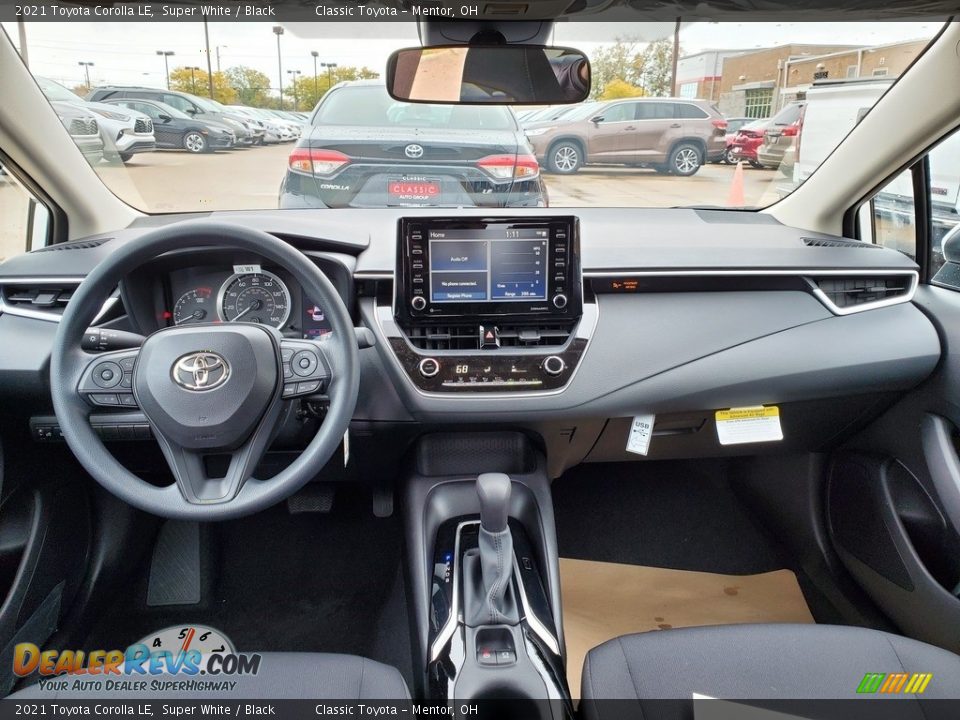 2021 Toyota Corolla LE Super White / Black Photo #4