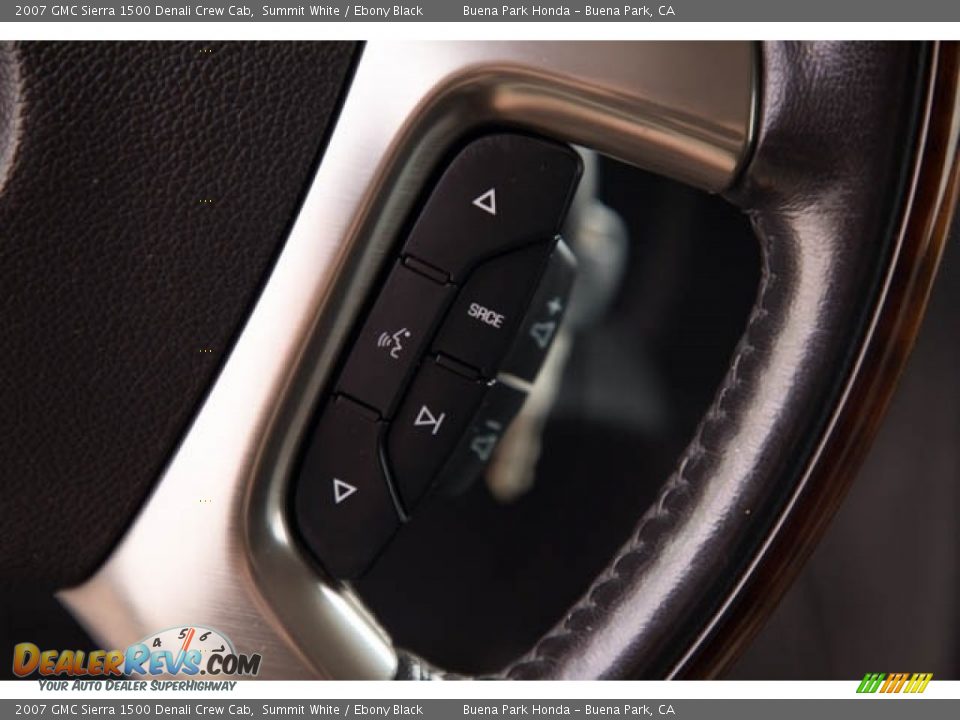 2007 GMC Sierra 1500 Denali Crew Cab Steering Wheel Photo #17