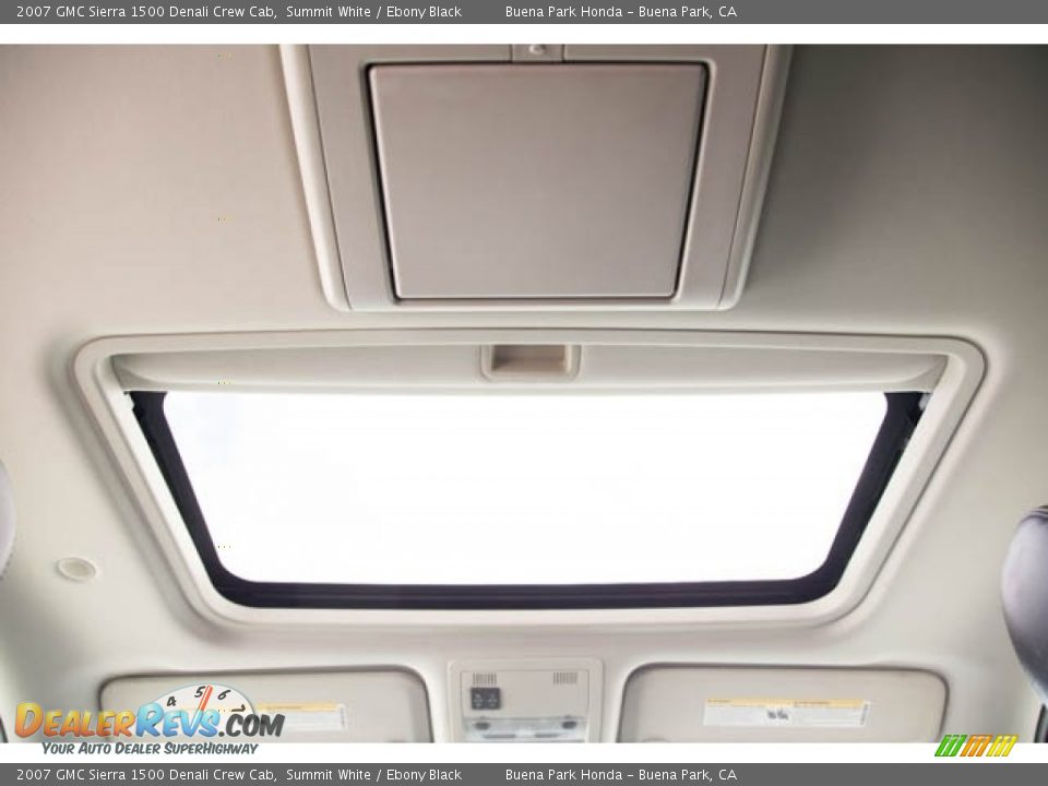 Sunroof of 2007 GMC Sierra 1500 Denali Crew Cab Photo #19