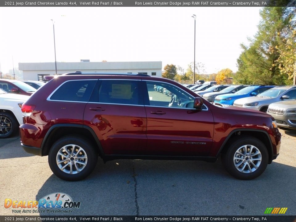 2021 Jeep Grand Cherokee Laredo 4x4 Velvet Red Pearl / Black Photo #4