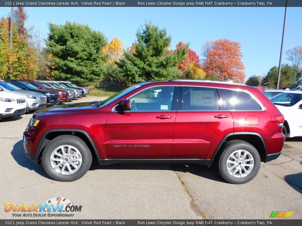 2021 Jeep Grand Cherokee Laredo 4x4 Velvet Red Pearl / Black Photo #9