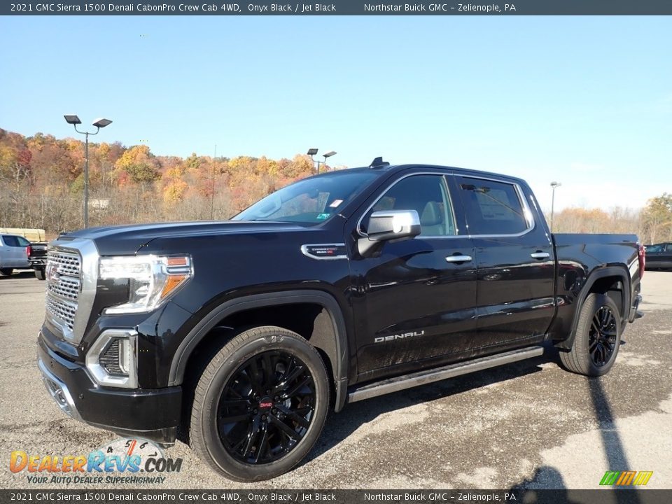 Front 3/4 View of 2021 GMC Sierra 1500 Denali CabonPro Crew Cab 4WD Photo #1