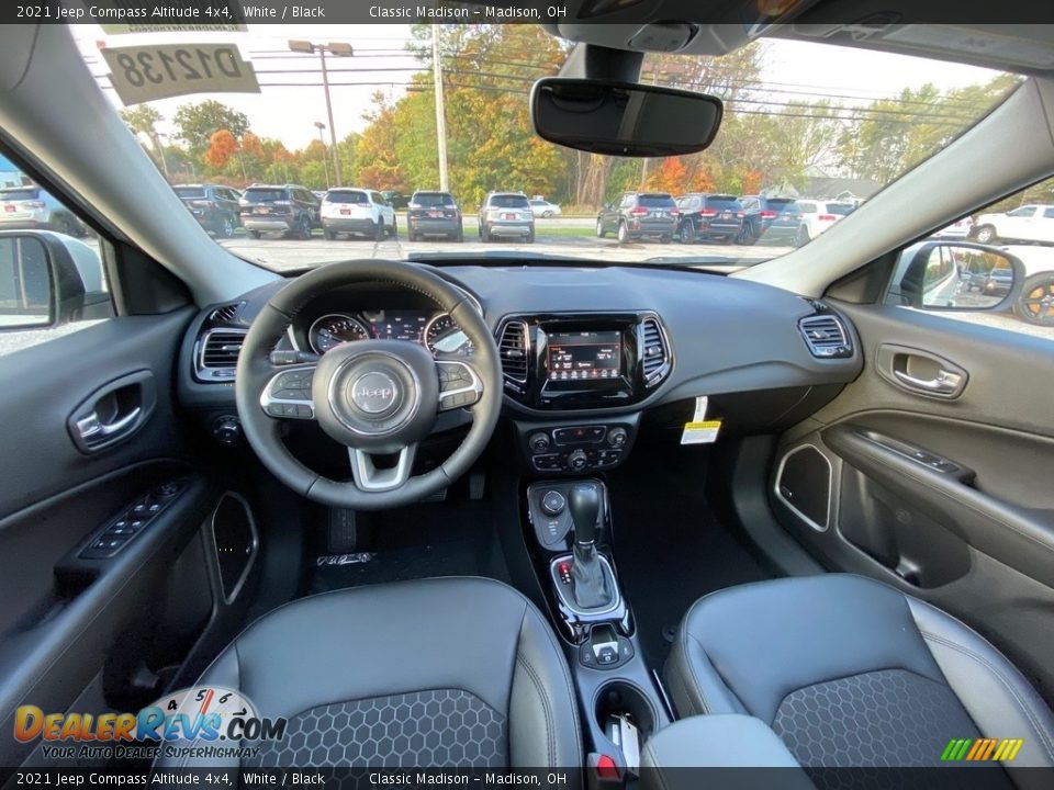 2021 Jeep Compass Altitude 4x4 White / Black Photo #4