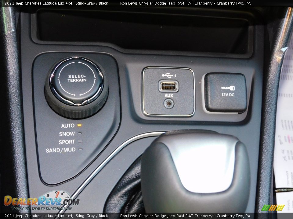 Controls of 2021 Jeep Cherokee Latitude Lux 4x4 Photo #19
