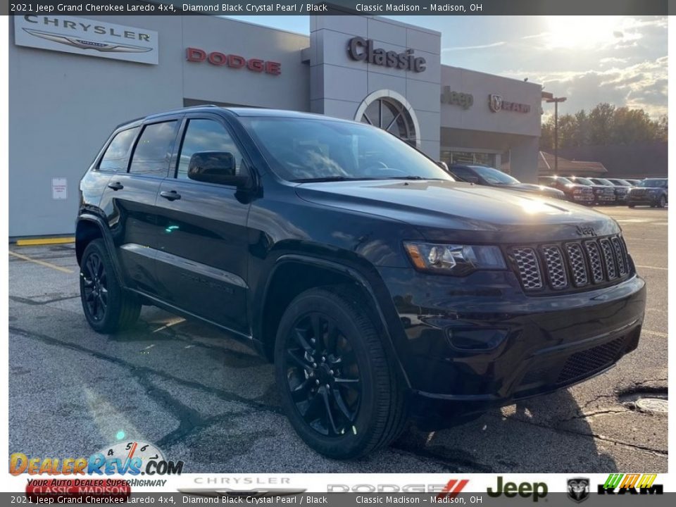 2021 Jeep Grand Cherokee Laredo 4x4 Diamond Black Crystal Pearl / Black Photo #1