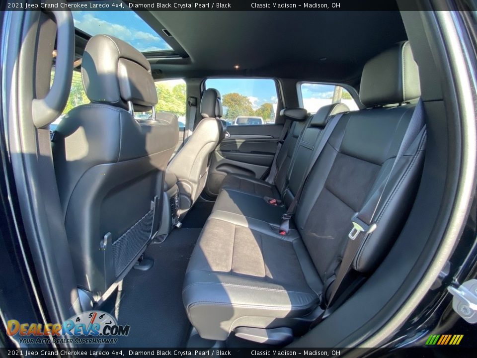 2021 Jeep Grand Cherokee Laredo 4x4 Diamond Black Crystal Pearl / Black Photo #3