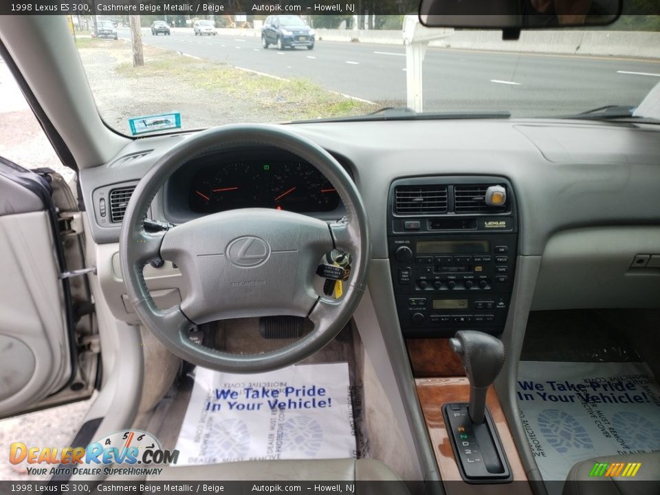 1998 Lexus ES 300 Cashmere Beige Metallic / Beige Photo #15