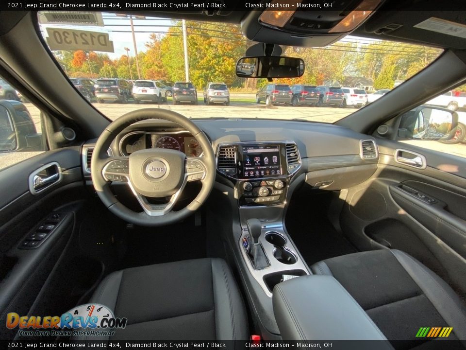 2021 Jeep Grand Cherokee Laredo 4x4 Diamond Black Crystal Pearl / Black Photo #4