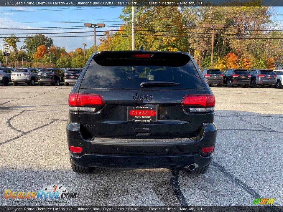 2021 Jeep Grand Cherokee Laredo 4x4 Diamond Black Crystal Pearl / Black Photo #10