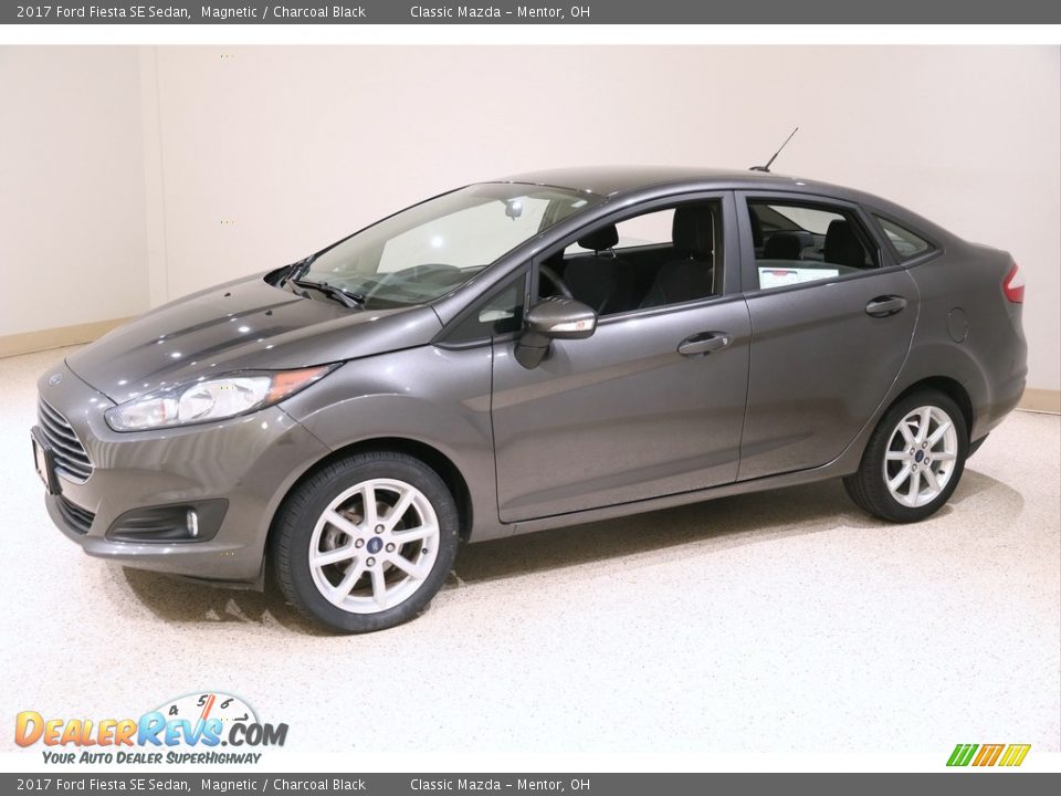 2017 Ford Fiesta SE Sedan Magnetic / Charcoal Black Photo #3