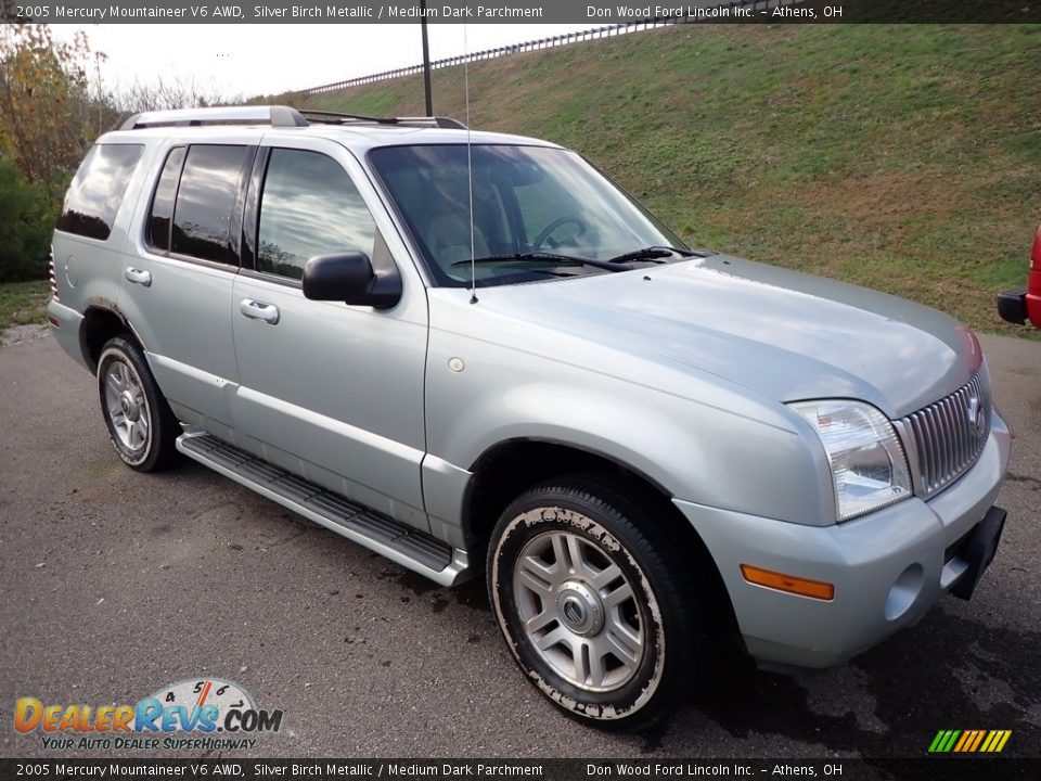 2005 Mercury Mountaineer V6 AWD Silver Birch Metallic / Medium Dark Parchment Photo #2