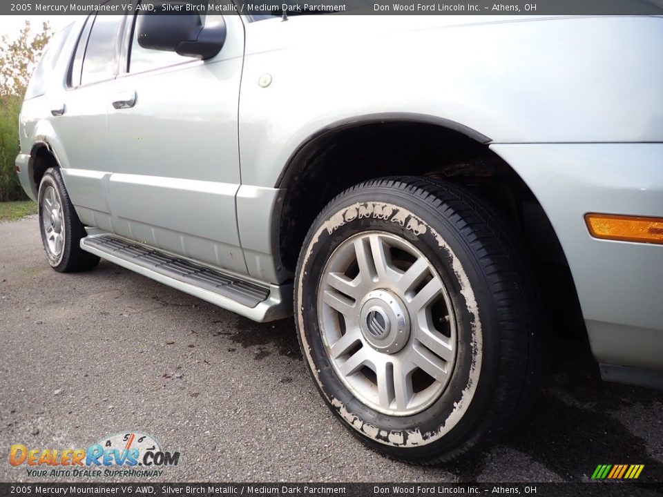 2005 Mercury Mountaineer V6 AWD Silver Birch Metallic / Medium Dark Parchment Photo #3