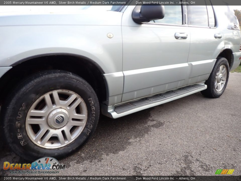 2005 Mercury Mountaineer V6 AWD Silver Birch Metallic / Medium Dark Parchment Photo #6