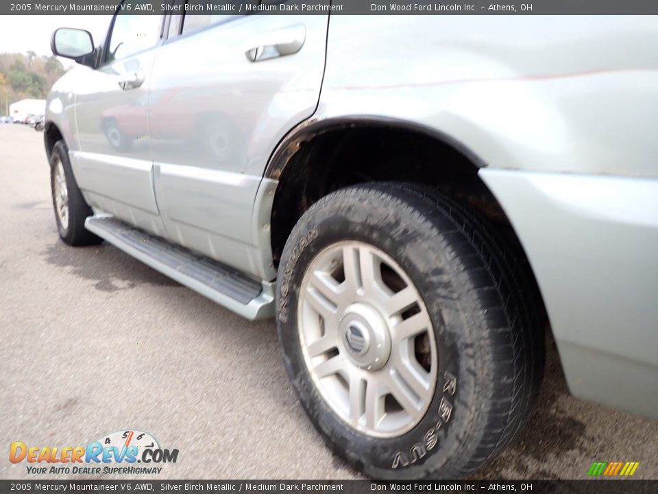 2005 Mercury Mountaineer V6 AWD Silver Birch Metallic / Medium Dark Parchment Photo #8