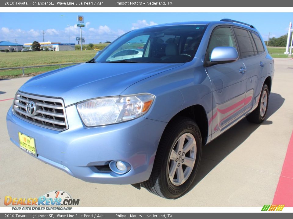 Front 3/4 View of 2010 Toyota Highlander SE Photo #4