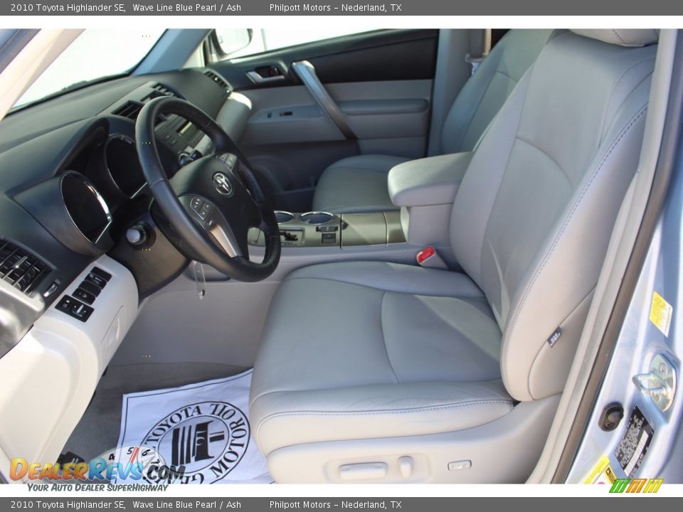 Ash Interior - 2010 Toyota Highlander SE Photo #10