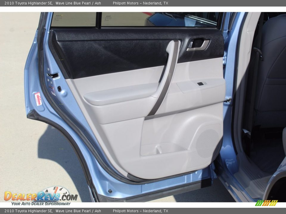 2010 Toyota Highlander SE Wave Line Blue Pearl / Ash Photo #18
