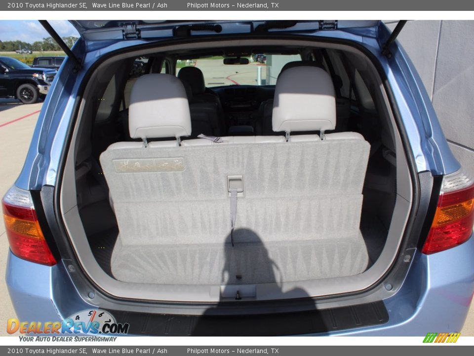 2010 Toyota Highlander SE Wave Line Blue Pearl / Ash Photo #22