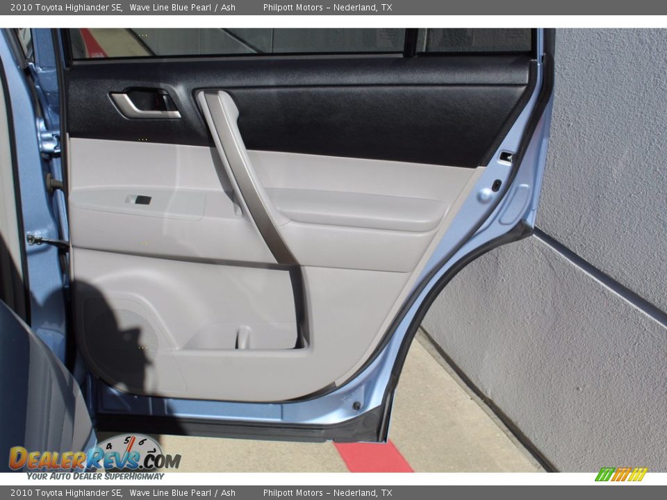 2010 Toyota Highlander SE Wave Line Blue Pearl / Ash Photo #23