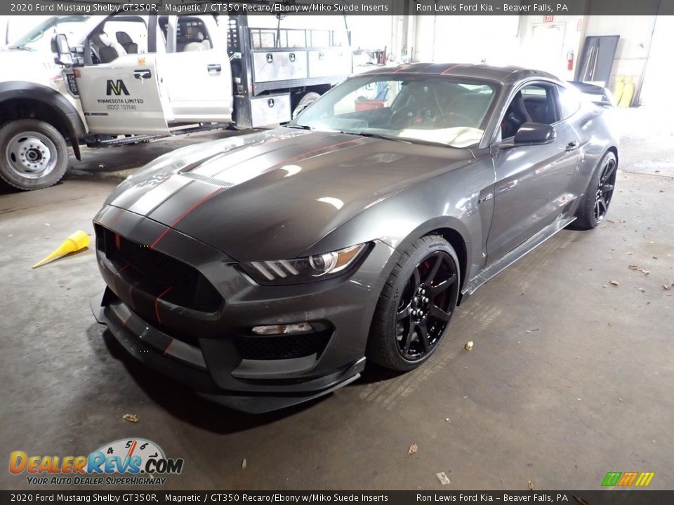 Front 3/4 View of 2020 Ford Mustang Shelby GT350R Photo #2
