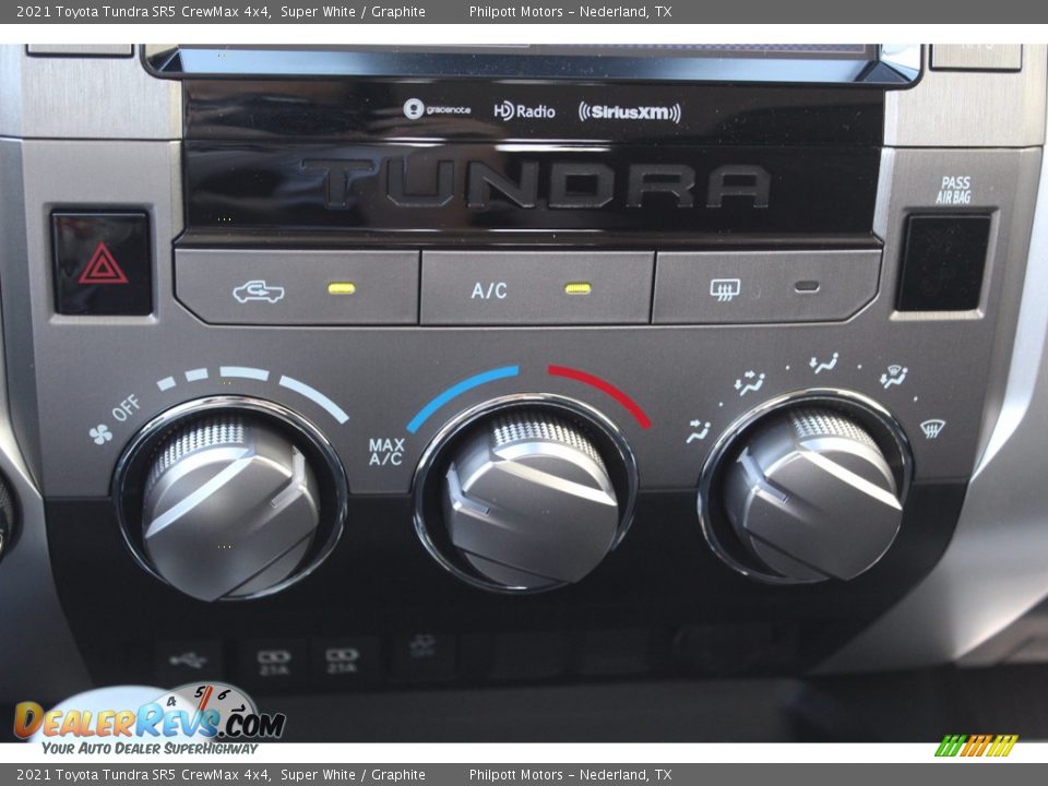 2021 Toyota Tundra SR5 CrewMax 4x4 Super White / Graphite Photo #16