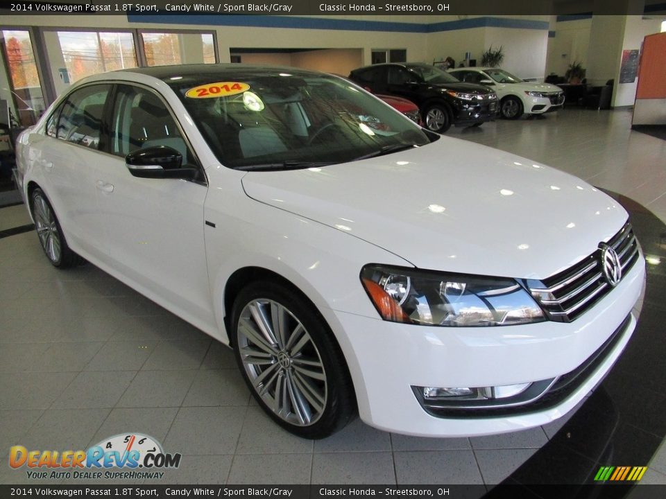 Front 3/4 View of 2014 Volkswagen Passat 1.8T Sport Photo #3