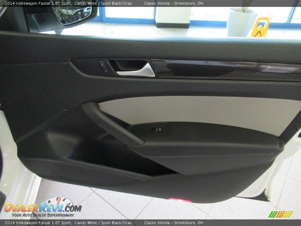 Door Panel of 2014 Volkswagen Passat 1.8T Sport Photo #15