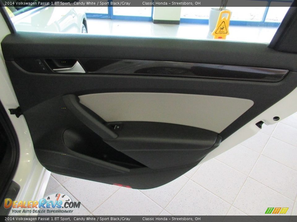 Door Panel of 2014 Volkswagen Passat 1.8T Sport Photo #18