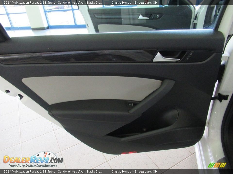 Door Panel of 2014 Volkswagen Passat 1.8T Sport Photo #23