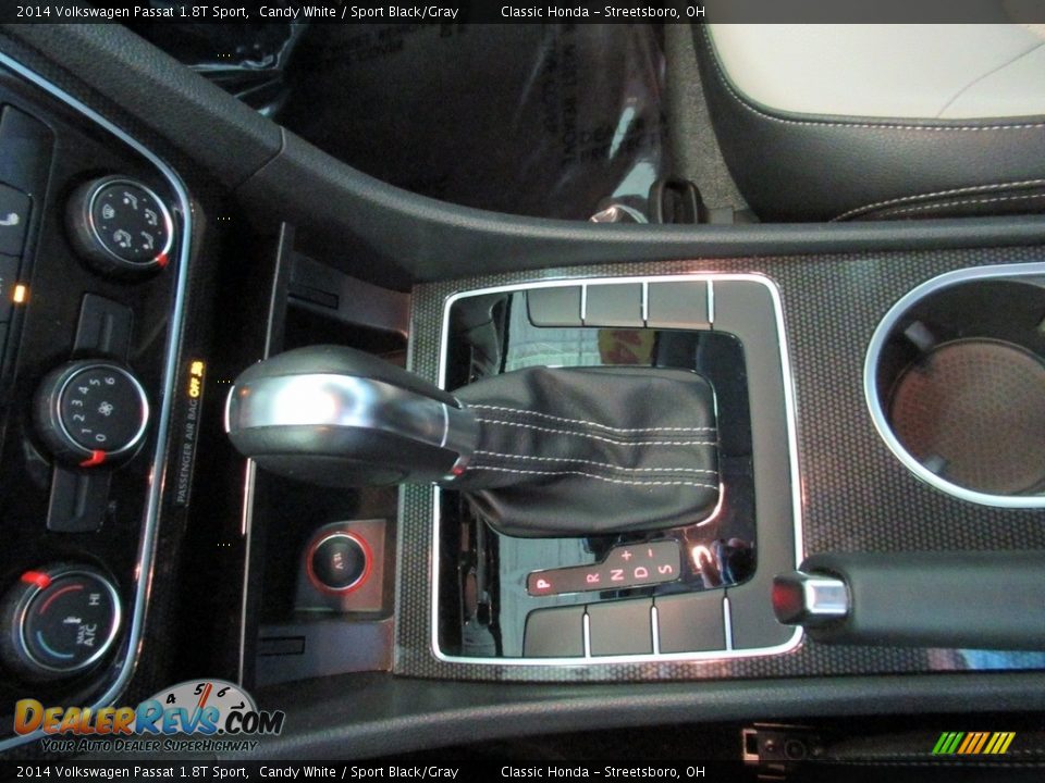 2014 Volkswagen Passat 1.8T Sport Shifter Photo #33