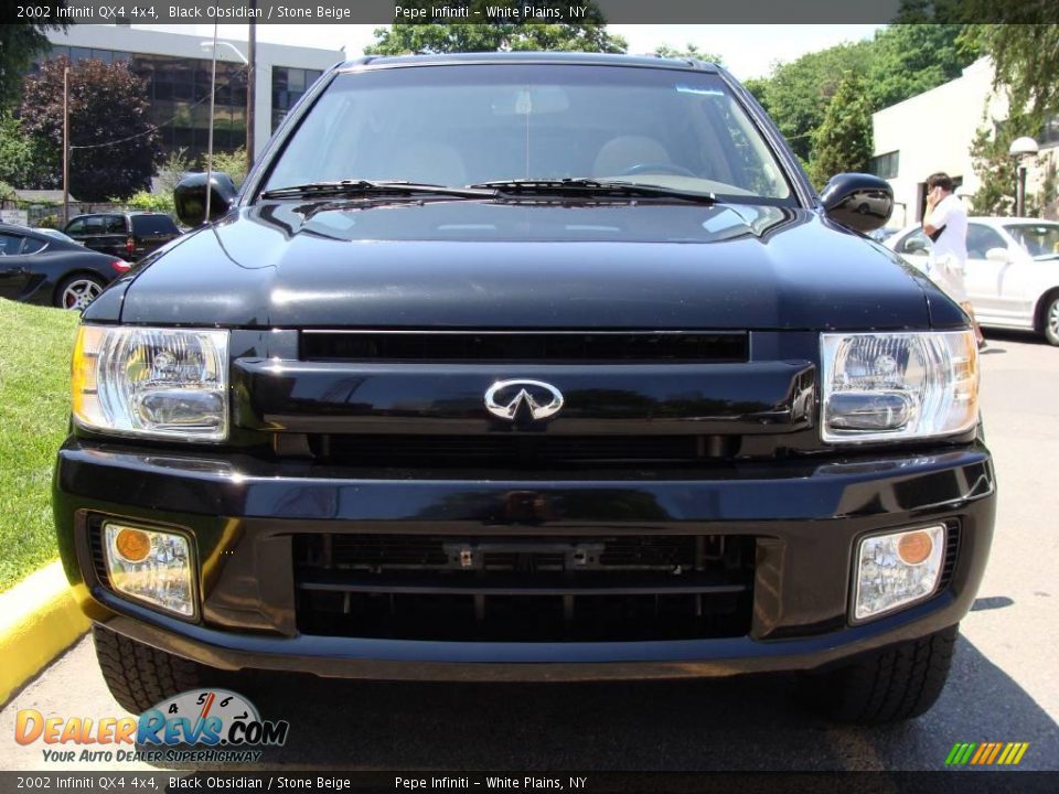 2002 Infiniti QX4 4x4 Black Obsidian / Stone Beige Photo #2