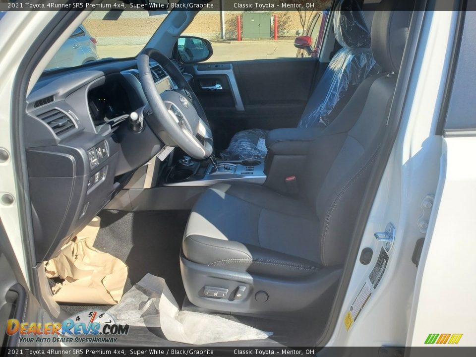 2021 Toyota 4Runner SR5 Premium 4x4 Super White / Black/Graphite Photo #2