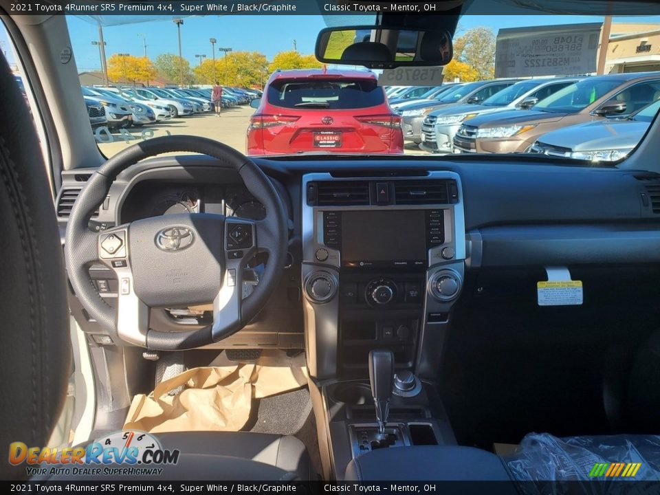 2021 Toyota 4Runner SR5 Premium 4x4 Super White / Black/Graphite Photo #4