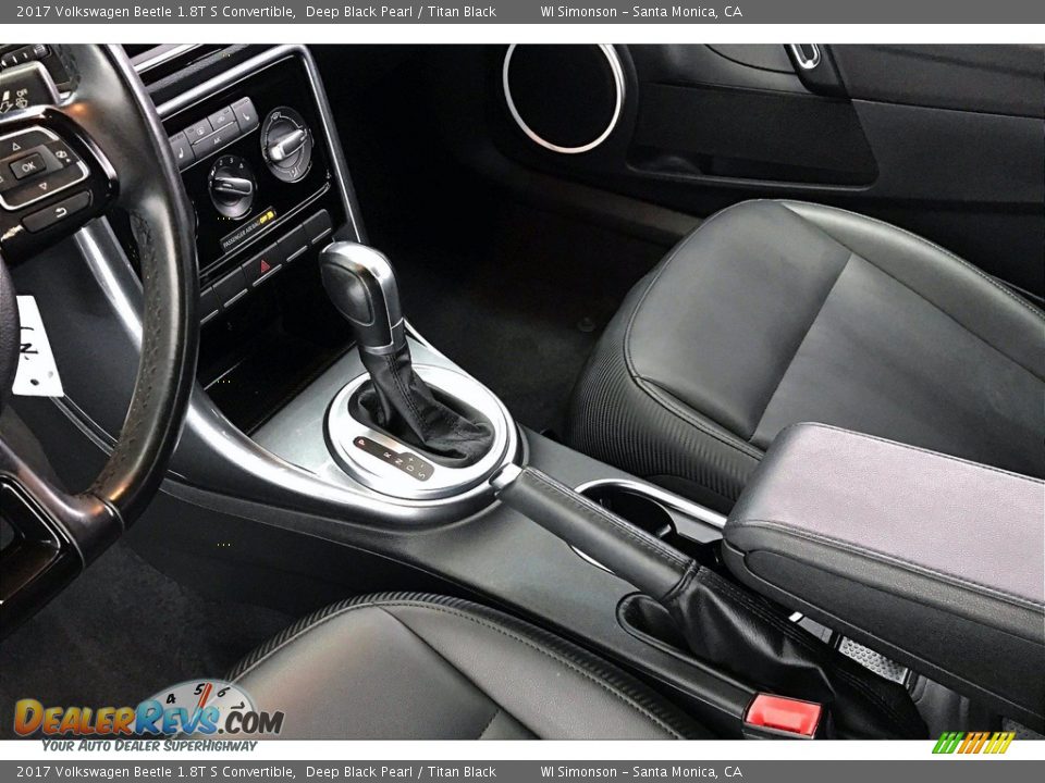 2017 Volkswagen Beetle 1.8T S Convertible Shifter Photo #17