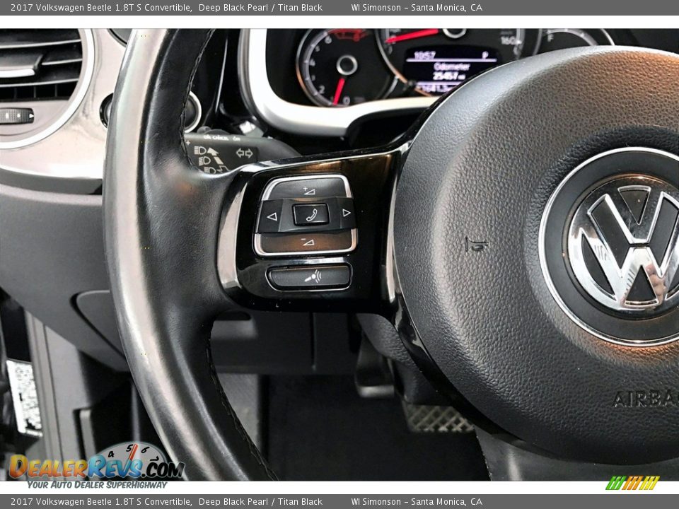 2017 Volkswagen Beetle 1.8T S Convertible Steering Wheel Photo #21