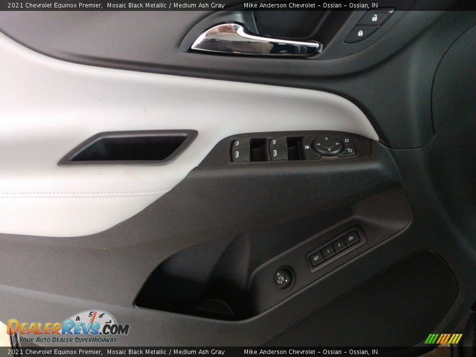 Door Panel of 2021 Chevrolet Equinox Premier Photo #23