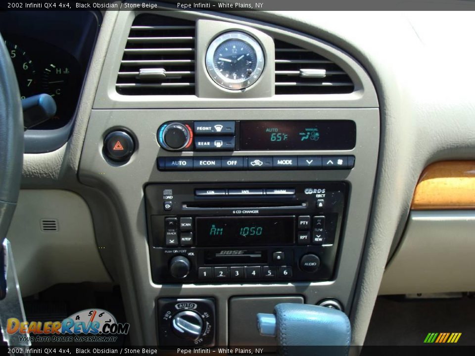 2002 Infiniti QX4 4x4 Black Obsidian / Stone Beige Photo #21