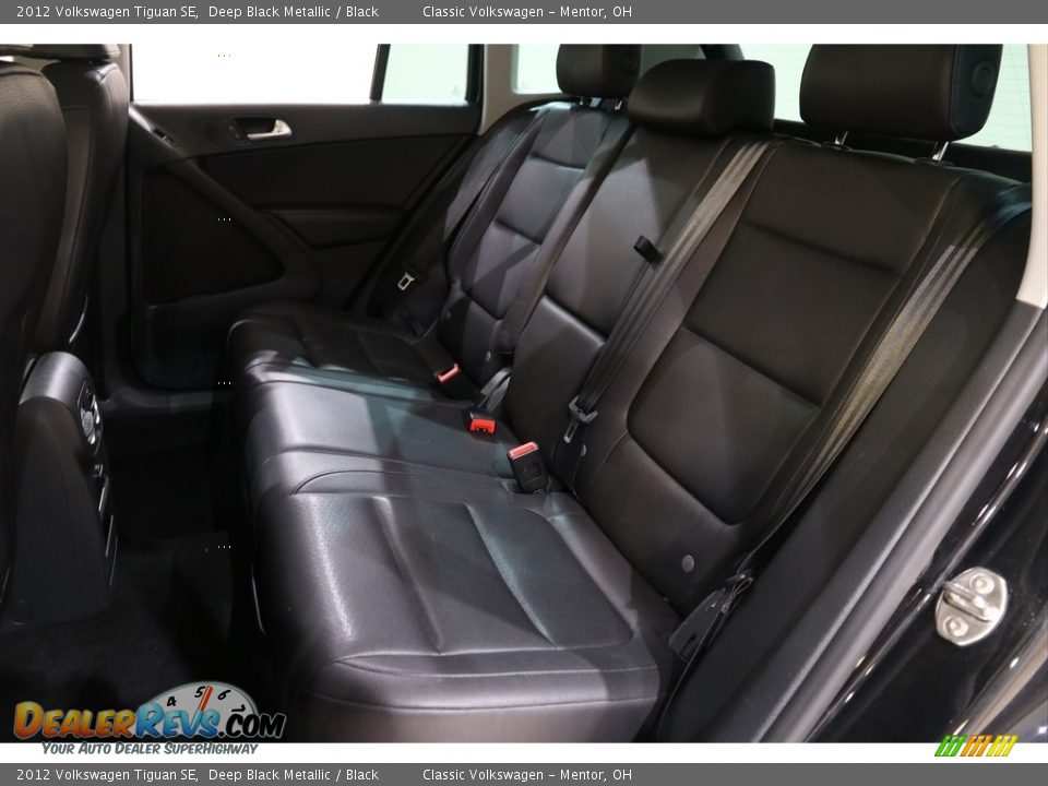 2012 Volkswagen Tiguan SE Deep Black Metallic / Black Photo #16