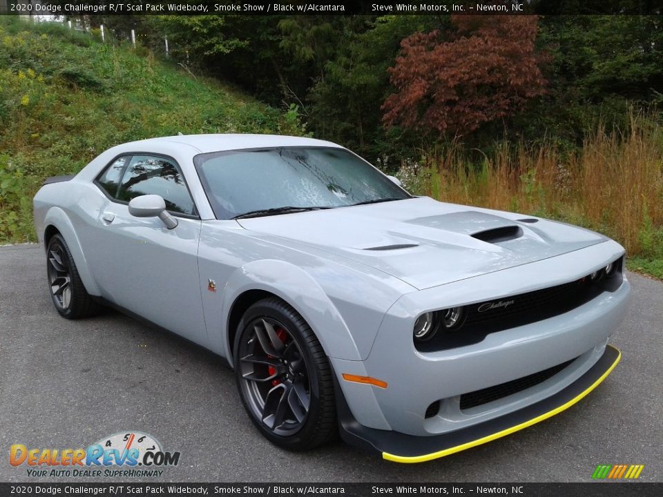 Front 3/4 View of 2020 Dodge Challenger R/T Scat Pack Widebody Photo #4