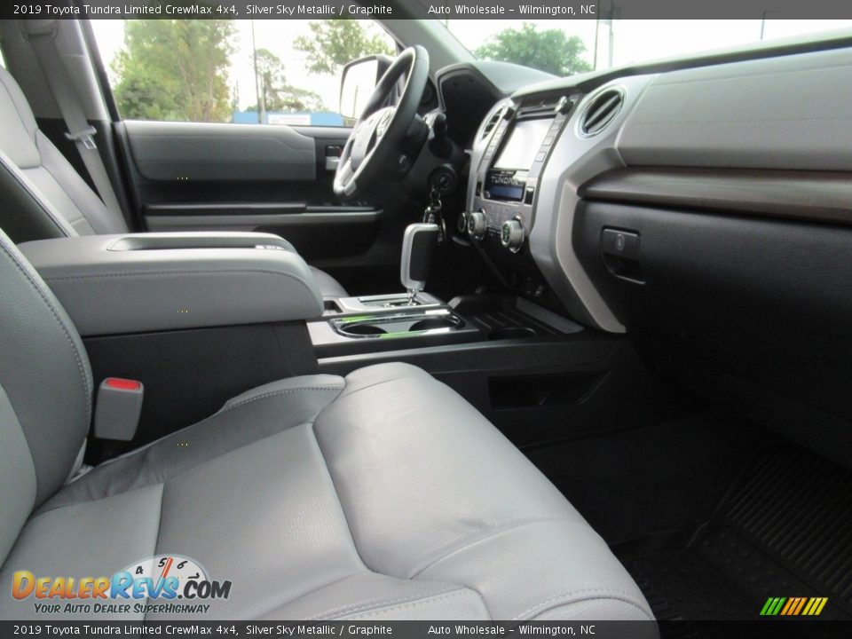 2019 Toyota Tundra Limited CrewMax 4x4 Silver Sky Metallic / Graphite Photo #11